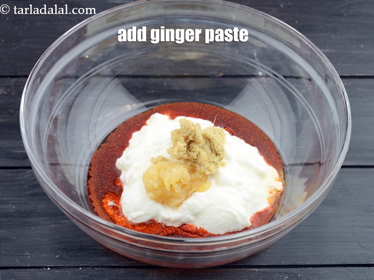 Step 9 – Add 1 tsp&nbsp;<a href="https://www.tarladalal.com/glossary-ginger-paste-adrak-ki-paste-457i">ginger (adrak) paste</a>.&nbsp;