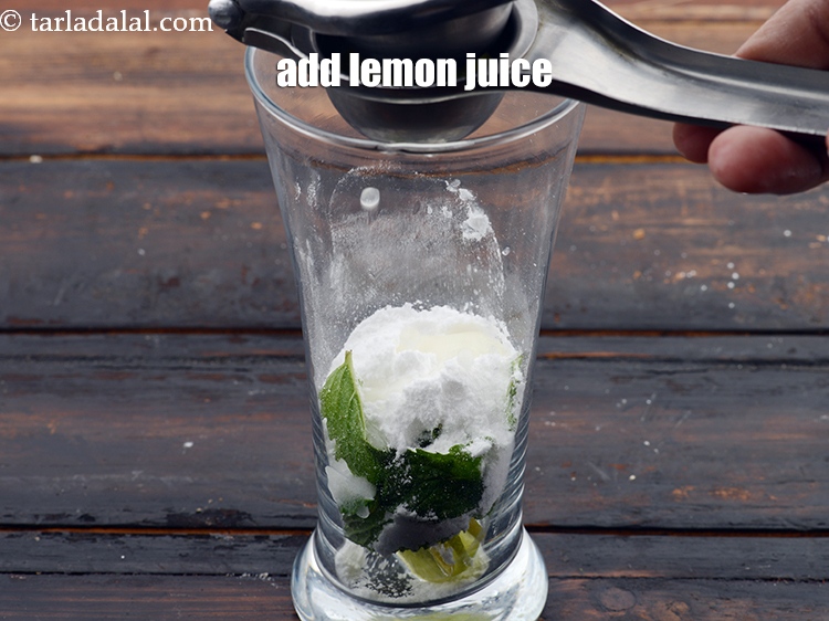 Step 7 – Add 1 tsp <a href="https://www.tarladalal.com/glossary-lemon-juice-numbi-ka-ras-nimbu-ka-juice-471i">lemon juice</a>.&nbsp;