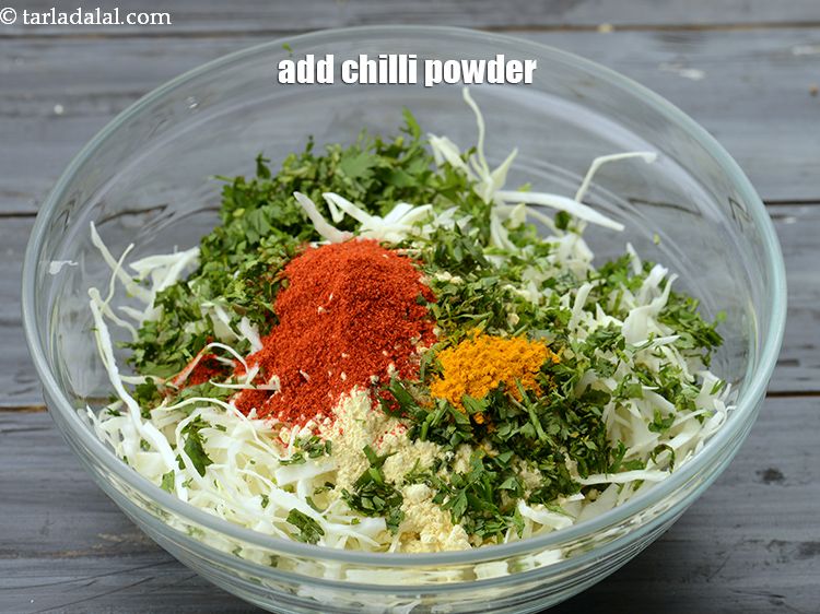 Step 8 – Add 1 1/2 tsp&nbsp;<a href="https://www.tarladalal.com/glossary-chilli-powder-red-chilli-powder-339i">chilli powder</a>.