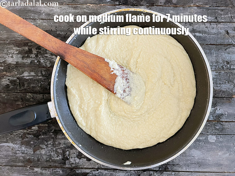 Step 8 – Cook on a medium flame for 7 to 8 minutes, while stirring continuously.