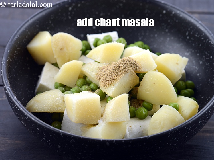 Step 7 – Add &frac14; tsp&nbsp;<a href="https://www.tarladalal.com/chaat-masala-164r">chaat masala</a>.