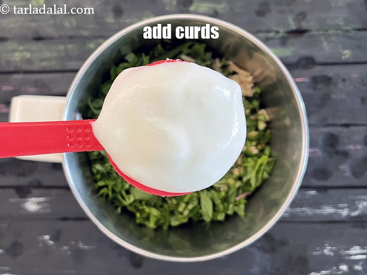 Step 16 – Add&nbsp;3 tbls curds (dahi).