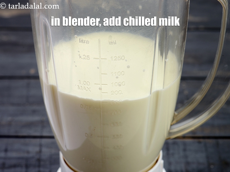 Step 7 – To make <strong>dry figs and banana smoothie recipe | Indian dried fig smoothie | dried …