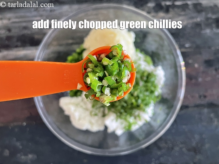 Step 7 – Add&nbsp;<meta charset="UTF-8" />1&nbsp;tsp finely chopped green&nbsp;chillies.