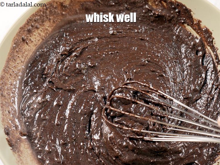Step 7 – Whisk well to form a lump free batter.
