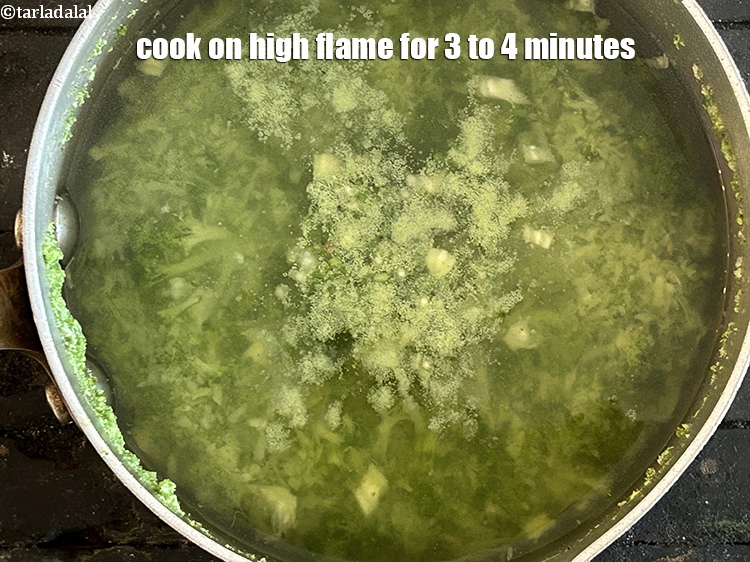 Step 7 – Cook on high flame for 3 to 4 minutes.