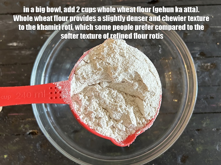 स्टेप 27 – २ कप&nbsp;<a href=""https://www.tarladalal.com/glossary-whole-wheat-flour-gehun-ka-atta-gehun-ka-aata-hindi-429i"">गेहूं का आटा</a>&nbsp;डालें। गेहूं का आटा खमीरी रोटी …