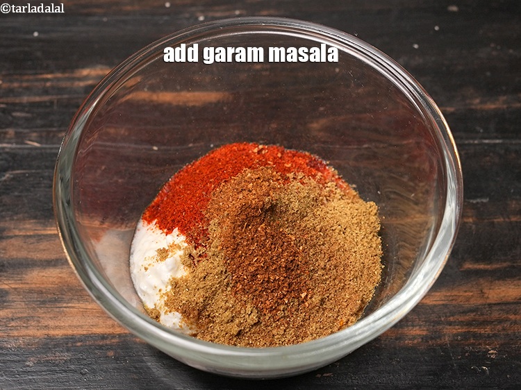 Step 8 – Add &frac14; tsp garam masala.