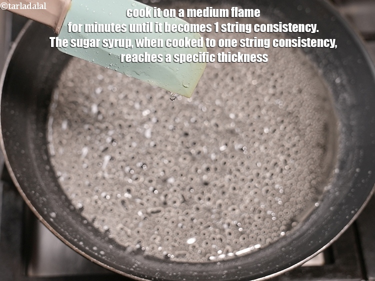 स्टेप 8 – इसे मध्यम आंच पर 5 से 8 मिनट तक पकाएं …