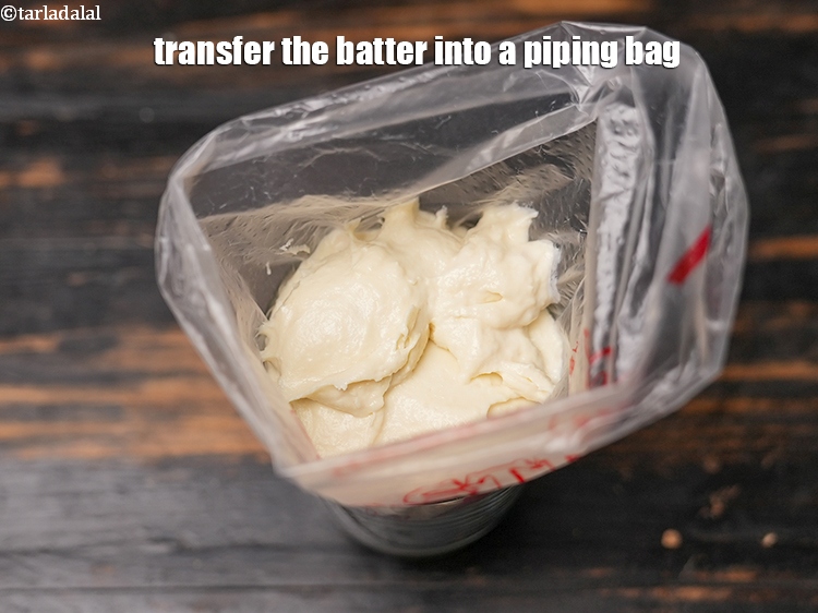 Step 14 – Transfer the batter into a piping bag.