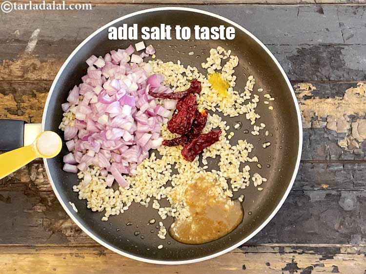 स्टेप 15 – स्वादानुसार नमक डालें।