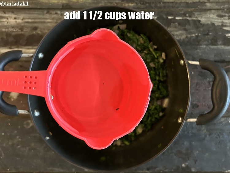 Step 9 – <html><head><meta charset="UTF-8"></head><body><p>Add 1½ cups of water.</p></body></html>