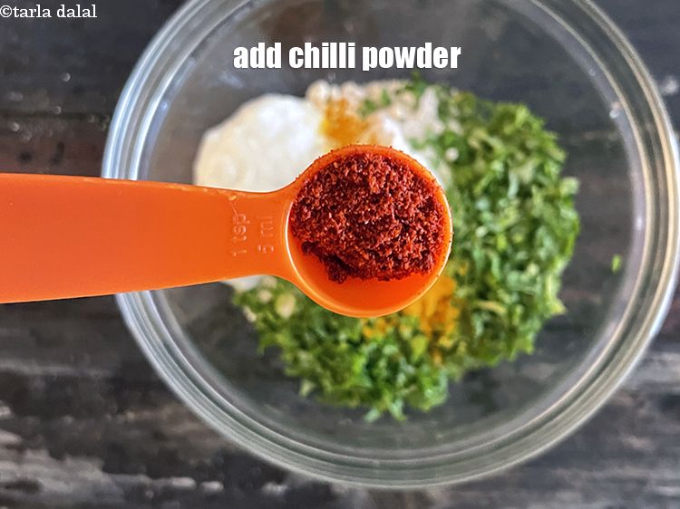 Step 8 – Add&nbsp;<meta charset="UTF-8" />3/4 tsp&nbsp;<a href="glossary-chilli-powder-red-chilli-powder-339i">chilli powder</a>.