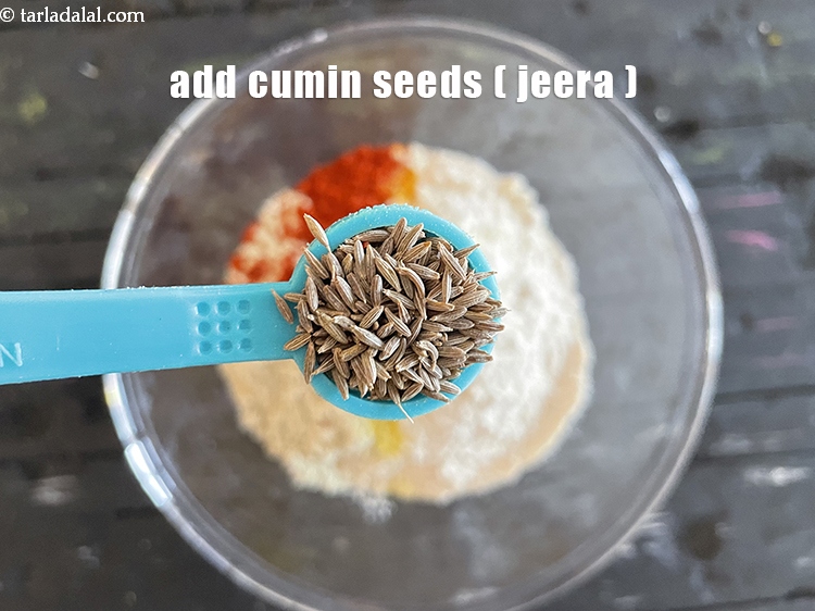 Step 8 – <meta charset="UTF-8" />Add 1/2 tsp&nbsp;<a href="glossary-cumin-seeds-jeera-zeera-381i">cumin seeds (jeera)</a>.