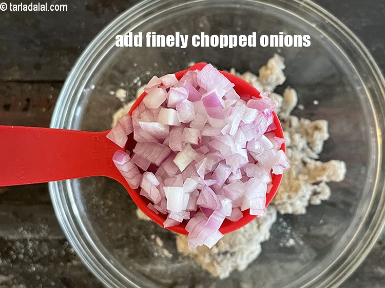 Step 14 – Add&nbsp;<meta charset="UTF-8" />1/4 cup&nbsp;finely&nbsp;<a href="glossary-chopped-onions-722i">chopped onions</a>.