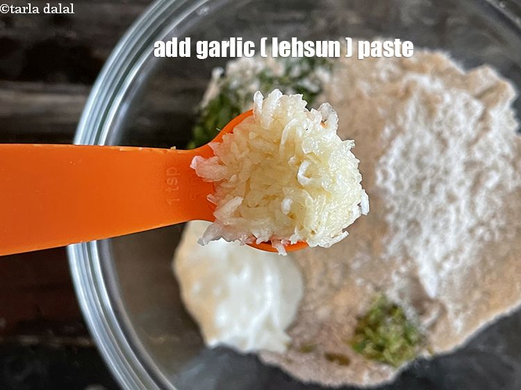 Step 9 – Add&nbsp;<meta charset="UTF-8" />1 tsp&nbsp;<a href="glossary-garlic-paste-lehsun-ki-paste-lahsun-ki-paste-350i">garlic (lehsun) paste</a>.