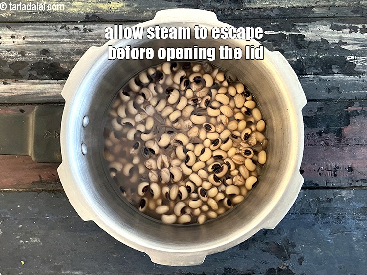 Step 15 – <meta charset="UTF-8" />Allow the steam to escape before opening the lid.&nbsp;