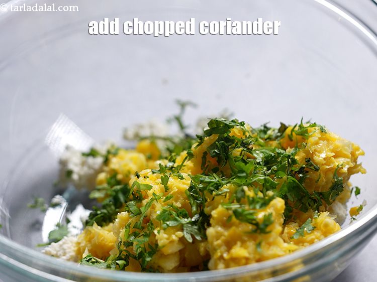 Step 13 – Add 4&nbsp;tbsp&nbsp;<a href="https://www.tarladalal.com/glossary-chopped-coriander-783i">chopped coriander (dhania)</a>.&nbsp;