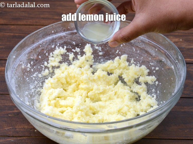Step 9 – Add 2 tbsp&nbsp;<a href="https://www.tarladalal.com/glossary-lemon-juice-numbi-ka-ras-nimbu-ka-juice-471i">lemon juice</a>.