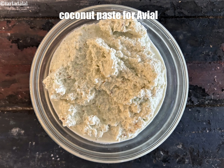 Step 8 – Keep aside <strong>coconut paste for avial.&nbsp;</strong>