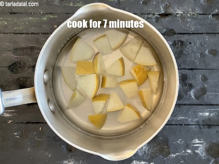 स्टेप 8 – 7 मिनट तक पकाएं।