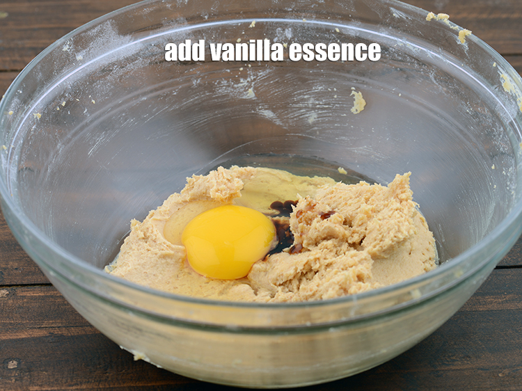 Step 8 – Add 1 tsp&nbsp;<a href="https://www.tarladalal.com/glossary-vanilla-essence-406i">vanilla essence</a>.