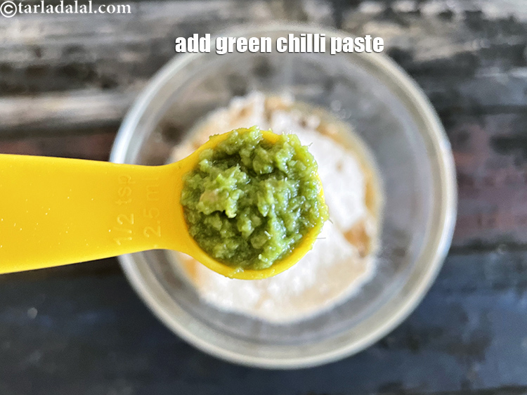 Step 7 – Add&nbsp;<!--%3Cmeta%20charset%3D%22UTF-8%22%20%2F%3E-->1/2 tsp&nbsp;<a href="glossary-green-chilli-paste-hari-mirch-ki-paste-mirchi-paste-333i">green chilli paste</a>.