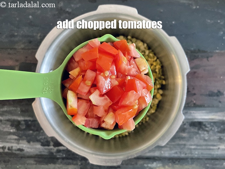 Step 8 – Add&nbsp;<meta charset="UTF-8" />1/2 cup&nbsp;<a href="glossary-chopped-tomatoes-779i">chopped tomatoes</a>.