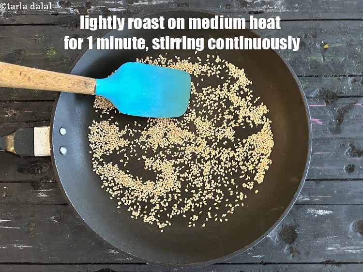 Step 8 – <meta charset="UTF-8" /> Lightly roast on medium flame for 1&nbsp;minutes, stirring continuously.