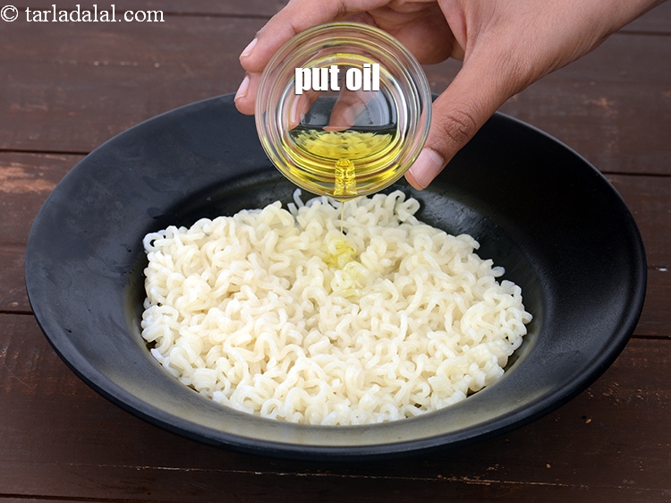 Step 8 – Put 1/2 tsp&nbsp;<a href="https://www.tarladalal.com/glossary-oil-671i">oil</a>&nbsp;for coating.