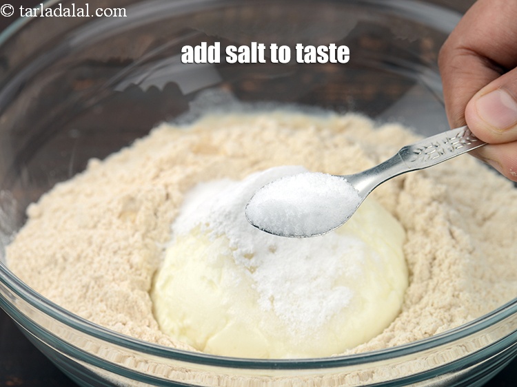 स्टेप 8 – स्वादानुसार नमक डालें।