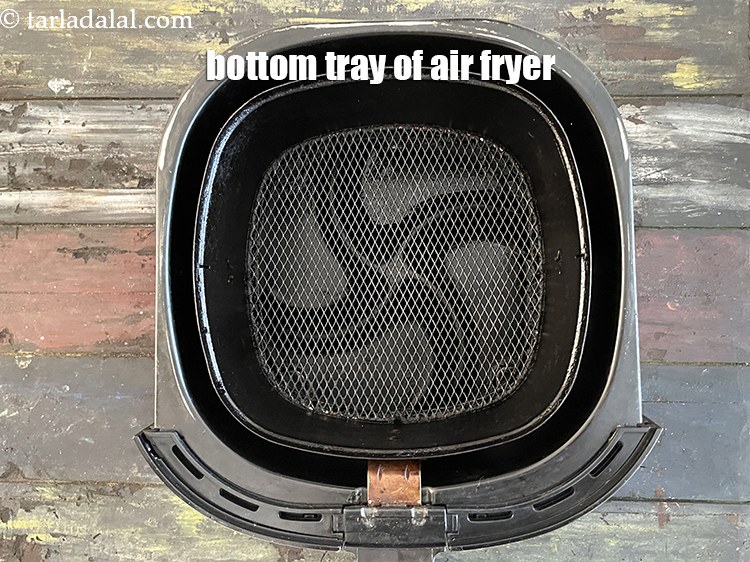 Step 16 – This is what the bottom tray looks like.