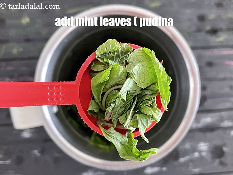 Step 11 – Add&nbsp;<meta charset="UTF-8" />2 tbsp&nbsp;<a href="glossary-mint-leaves-pudina-phudina-521i">mint leaves (phudina)</a>.