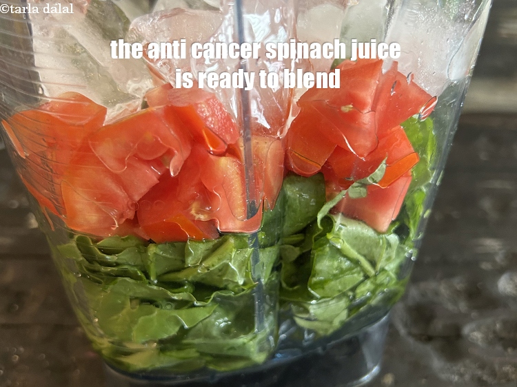Step 10 – The&nbsp;<strong>anti cancer anti inflammation spinach juice&nbsp;</strong>is ready to blend.