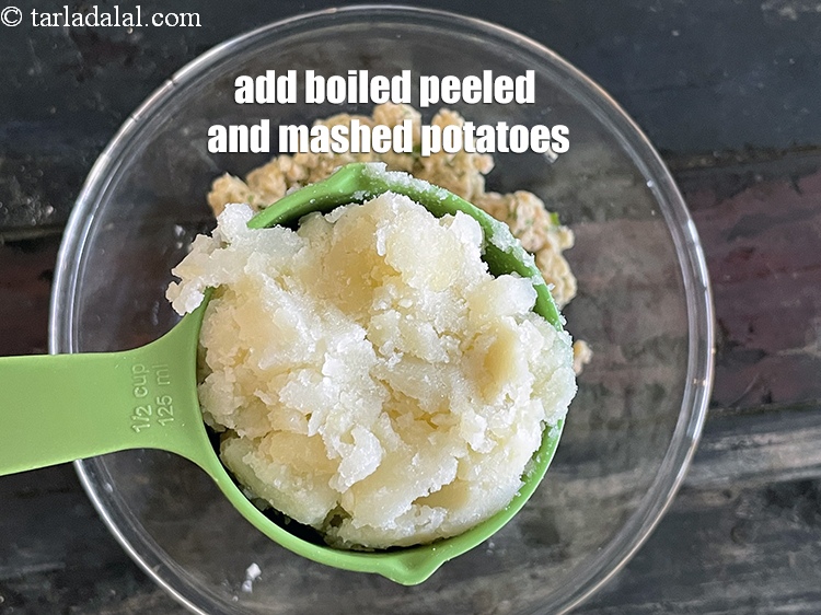 Step 23 – Add&nbsp;<meta charset="UTF-8" />3/4 cup&nbsp;<a href="glossary-boiled-and-mashed-potatoes-1831i">boiled , peeled and mashed potatoes</a>.