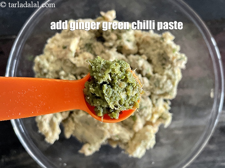 Step 23 – Add&nbsp;<meta charset="UTF-8" />1 1/2 tsp&nbsp;<a href="glossary-ginger-green-chilli-paste-adrak-mirch-ki-paste-adrak-mirchi-paste-139i">ginger-green chilli paste</a>.