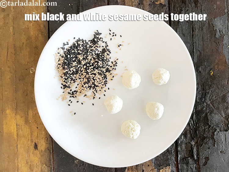 Step 12 – Mix the black sesame seeds and white seasame seeds together.