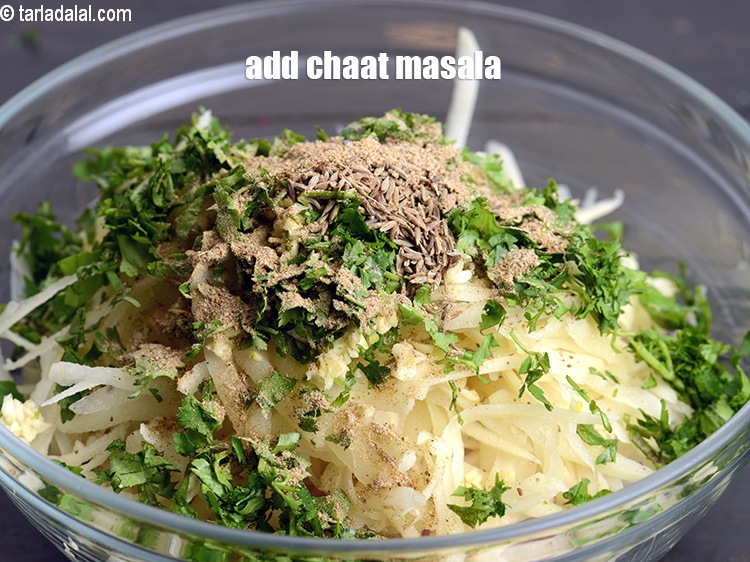 Step 9 – Add 1 tsp <a href="https://www.tarladalal.com/glossary-chaat-masala-300i">chaat masala</a>.