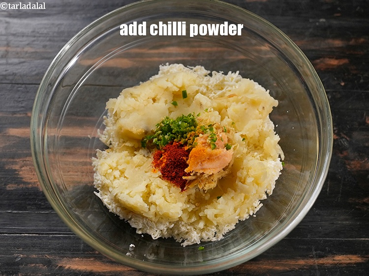 Step 10 – Add 1/4 tsp <a href="https://www.tarladalal.com/glossary-chilli-powder-red-chilli-powder-339i">chilli powder</a>.
