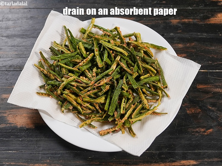 Step 9 – Drain on an absorbent paper. Keep aside.