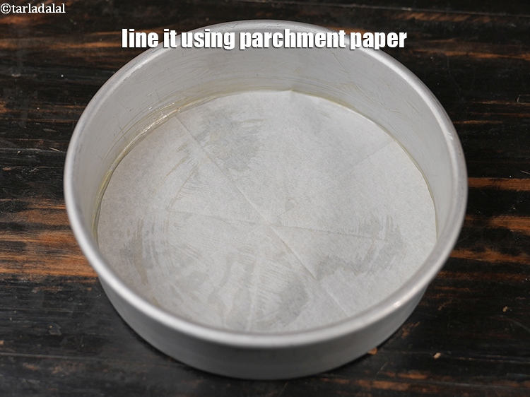 स्टेप 9 – इसे चर्मपत्र कागज से ढक दें और एक तरफ रख …