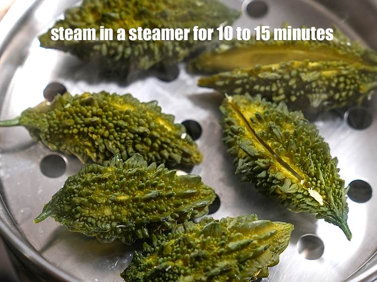 स्टेप 9 – 10 से 15 मिनट तक स्टीमर में स्टीम करें।