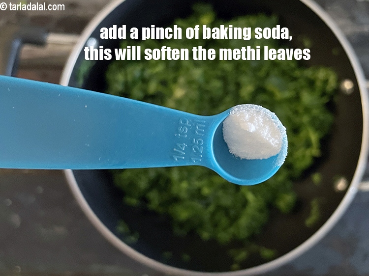 Step 9 – Sprinkle&nbsp;<meta charset="UTF-8" />a pinch&nbsp;<a href="glossary-baking-soda-soda-bi-carb-615i">baking soda</a>.