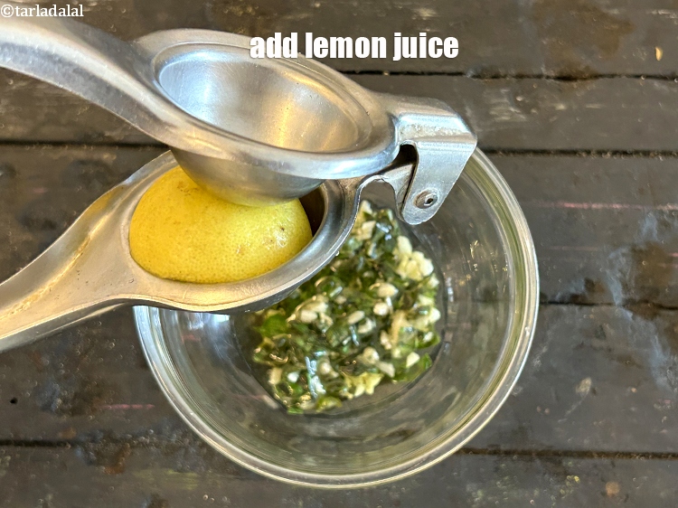 Step 16 – Add <strong>1 1/2 tsp&nbsp;</strong><a href="glossary-lemon-juice-numbi-ka-ras-nimbu-ka-juice-471i">lemon juice</a>.