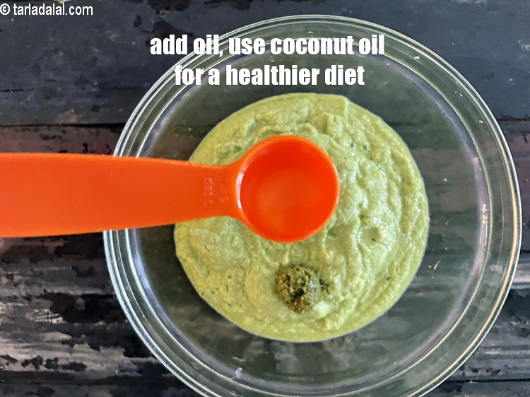 स्टेप 31 – 2 टी स्पून तेल डालें। स्वस्थ आहार के लिए नारियल …