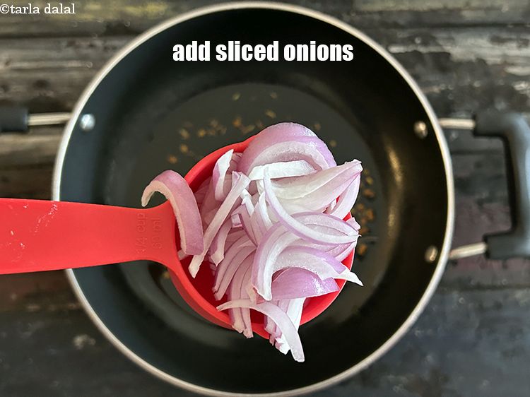 Step 10 – Add&nbsp;<meta charset="UTF-8" />1/4 cup&nbsp;<a href="glossary-sliced-onions-745i">sliced onions</a>.