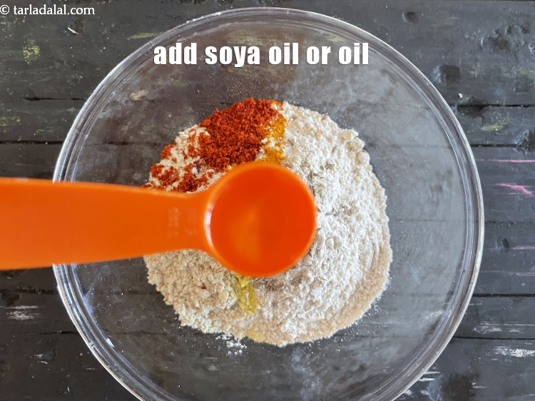 Step 9 – Add&nbsp;<meta charset="UTF-8" />1 tsp&nbsp;<a href="glossary-soy-oil-1437i">soya oil</a>&nbsp;or any oil.