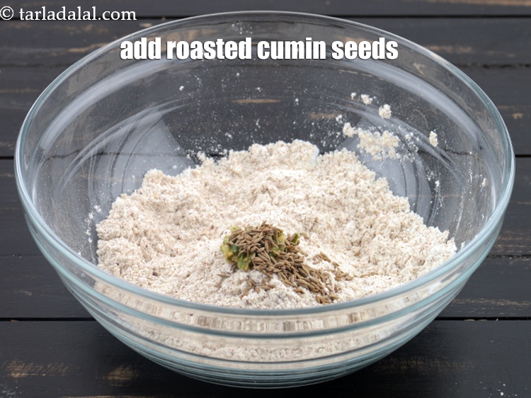 Step 9 – Add 1/2 tsp&nbsp;roasted&nbsp;<a href="https://www.tarladalal.com/glossary-cumin-seeds-jeera-zeera-381i">cumin seeds (jeera)</a>.