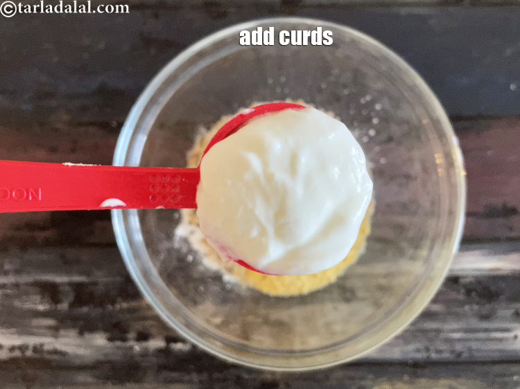 Step 11 – Add&nbsp;<meta charset="UTF-8" />1 tbsp&nbsp;<a href="low-fat-curds-3962r">low fat curds</a>&nbsp;(dahi).