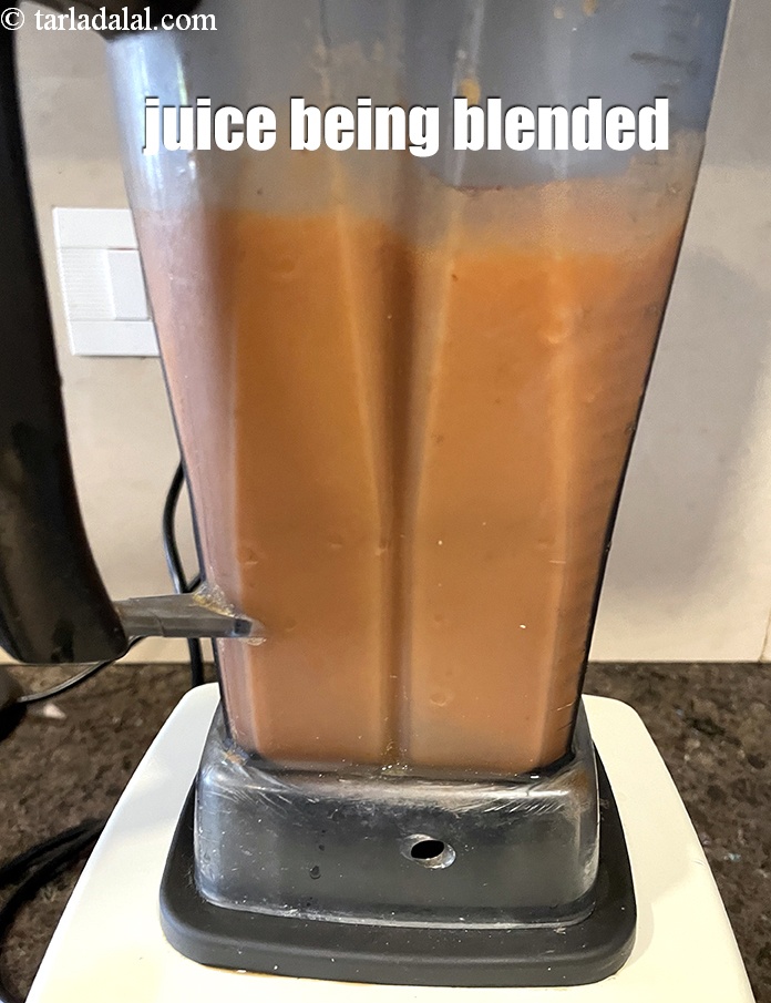 Step 12 – <meta charset="UTF-8" />Juice being blended.&nbsp;